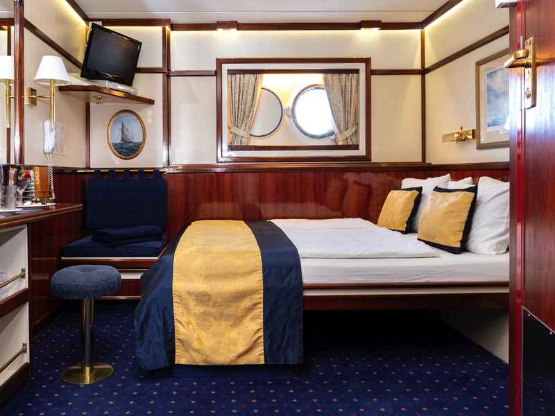 Category 3 - Outside Cabins